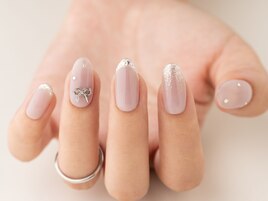 シンプルガーリーネイル