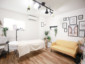 サロン リペ(Salon Lipe)の写真/完全個室◆眉サロンが初めての方にもおすすめ！毛流れを整える話題のハリウッドブロウリフトで垢抜け顔に♪
