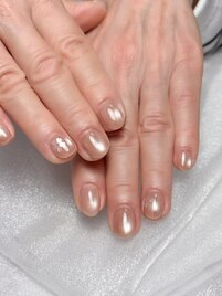 大人女子の桜ネイル