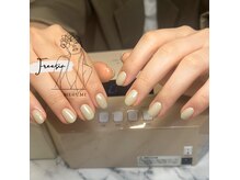 フリージア(Freesia)の雰囲気（淡い色味もおすすめ）