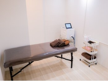 ミース 久留米店の写真/一生に一度の晴れ舞台★ドレスでも和装でも、うなじがキレイだと後ろ姿も映えます♪初回うなじ矯正500円☆