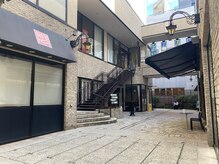 フィックスバー(FIX BAR)/階段を上がった左奥に