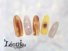 レオニー(Leonie)/ひまわりネイル