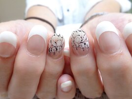 手書きレースフレンチネイル★
