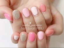 リル(RIRU)/指グラデーションネイル