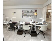 清潔な空間を…白を基調とした内装とお喋りに花が咲くようなアットホームな雰囲気でお出迎えいたします♪♪