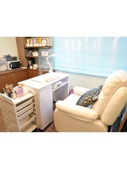 ネイル・アイメニューの同時施術が可能