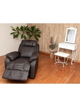 ナチュラル上品な目元にしたい