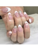 アトリエ エース(ACE)/ホワイトフレンチとストーン