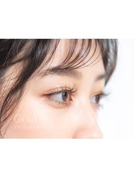 ナチュラル上品な目元にしたい