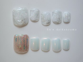 エン ダイカンヤマ(En'e daikanyama)の写真/期間限定の定額デザインで彩るフットネイル★おしゃれな足元で気分も上がる心地良いサロン◎