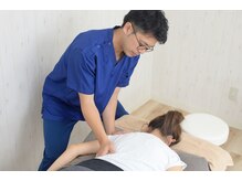 那覇カラダリンク整体/施術風景