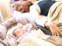 プーヴァイ(Pu'uwai)の雰囲気（隣にスイングチェアー設置で小さいお子様も一緒にご来店可能◎）