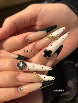 ルーム ビューティーラボラトリーズ(room beauty laboratories)/ロングネイル×モノトーンアート