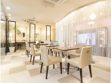 モイスティーヌ 船橋中央サロンの雰囲気(明るく広い店内でリラックスしながらお手入れ体験できます♪)