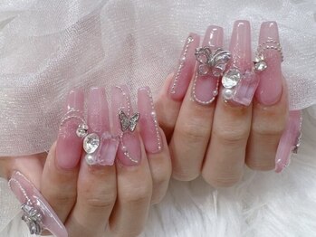 ラビィ(Raviy)/ビジューネイル