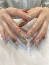 クレイン(Crane)/透け感のあるマーブルネイル