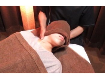 康楽/頭と首のマッサージ