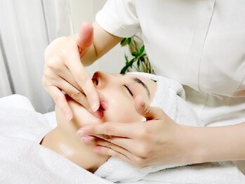 ビューティーホリック 蘇我店(BEAUTY HOLIC)の写真/《ニキビケア・赤み・肌荒れ》そのお悩み、専門知識豊富なスタッフが解決します！私達にお任せ下さい◎