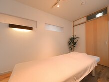 wellness salon Blumoaの雰囲気(整体部屋は温かみのある空間に♪)