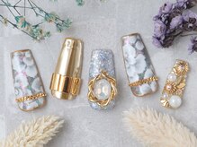 テンプテーション ネイル スタジオ(Temptation nail studio)/【成人式】上品フラワーネイル