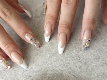 ノエリア バイ ミー 淡路(noelia by 31)の写真/自然な長さ出しで深爪・短い爪もスラっと美しく♪丁寧にご要望をお伺いし理想の指先を叶えます。