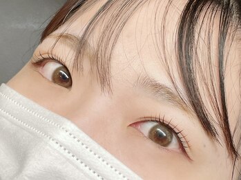 フェリズ(Feliz)の写真/ふんわり今っぽ眉毛で垢抜け♪【話題のハリウッドブロウリフト】お顔の印象を左右する眉毛はプロにお任せ☆