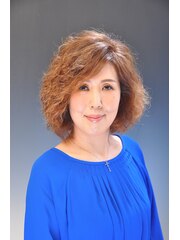 冨山加津子(オーナー・NYマニキュアリスト・JFCAフットケア会員)