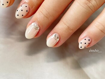 ネイルサロン イントゥ(into_)/ドット　ホワイト　ガラス