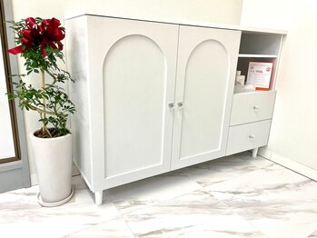 サニーラッシュ &nbsp;高蔵寺 志段味店(Sunny Lash)/白を基調とした清潔感のある店内