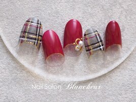 おしゃれチェックボルドーネイル