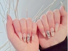 シベル(Ci belle)/ビジューネイル/上品ネイル