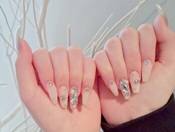 シベル(Ci belle)/ビジューネイル/上品ネイル