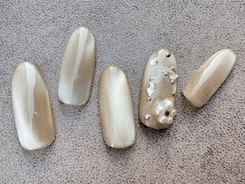 ターラ(Tara)/ストーンマグネイル