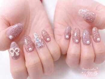 ビューティサロンミルク/きらきら上品ネイル