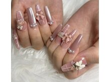 甘めピンクのガーリーネイル