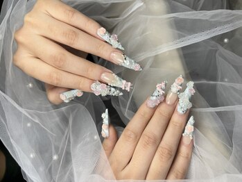 ノイラネイルスタジオ(Noiranail_ studio)の写真/400色以上＆多種類パーツであなただけのオリジナル、「なりたい」を叶えます♪周りと差がつくネイル体験！