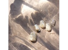 シルニー リム(Silny rim)/アシンメトリーニュアンスネイル