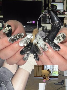 ウズ(UZU)/ゴテゴテネイル