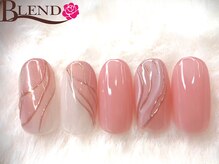 ブレンド 広尾店(BLEND)/スタイリッシュなミラーデザイン