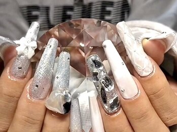 コンフォート(Comfort)の写真/【爪のお悩み/コンプレックス解消◎】長さ出しで理想の美フォルムを叶える☆すらっと美しい縦長美爪に♪