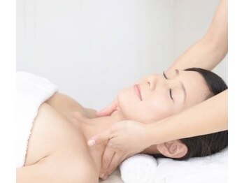 リラ(Lilas)/首肩頭のコリしっかりほぐします