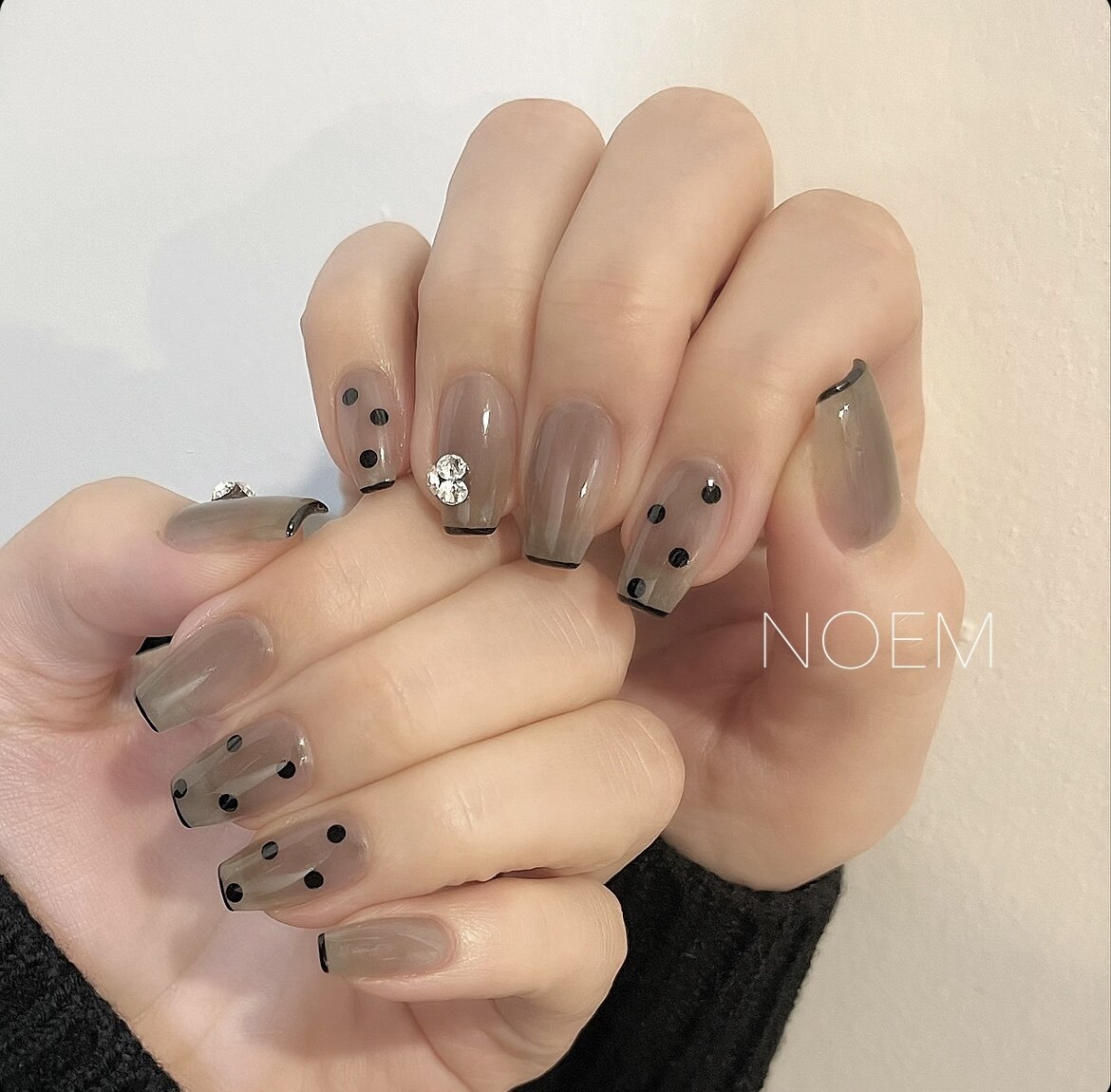 ワンホンネイル ブラックネイル シースルー フレンチ ちゅるん 韓国
