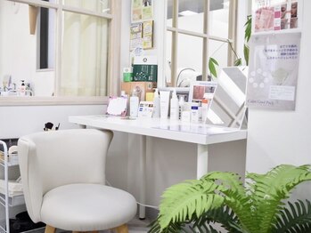 ニキビケア 毛穴研究所 立川店/メイクルームも完備