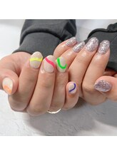 ブラン(blanc)/蛍光うねうねとラメネイル