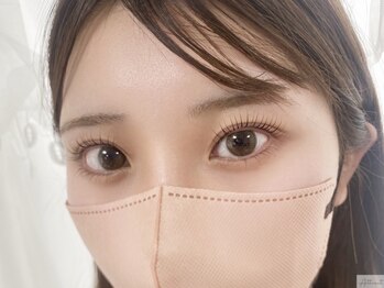 アトレ アンド ミューズ(Attrait×Muse)の写真/知識豊富でこだわりのある『まつげの達人』が担当◎ロッドも豊富で左右差等の悩みも解消！理想のまつげに◎