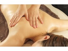 アーユルヴェーダ体験で、深いリラックスと快眠へ。