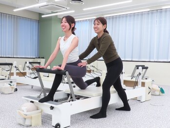 オリーブ バイ ザ シルク 八王子店(Olive Pilates by the SILK)の写真/【しなやかで美しいボディラインに】生活の中で続けられる運動習慣で、姿勢改善・ボディメイク・ダイエット