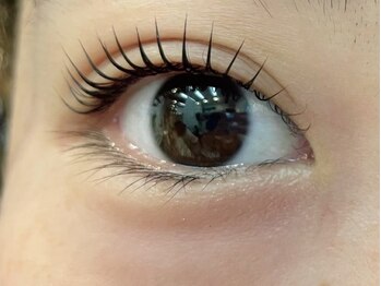 エム アマーレ(M-amare)/韓国風束感まつ毛パーマ