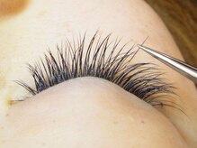 一本一本丁寧に根元から毛先まで密着させるので[モチ]が違う♪